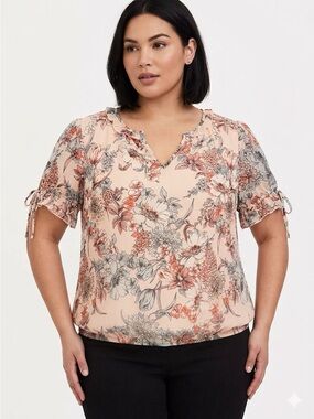 Meg & Margot Lightweight Floral V-Neck Short Sleeve Blouse Size L